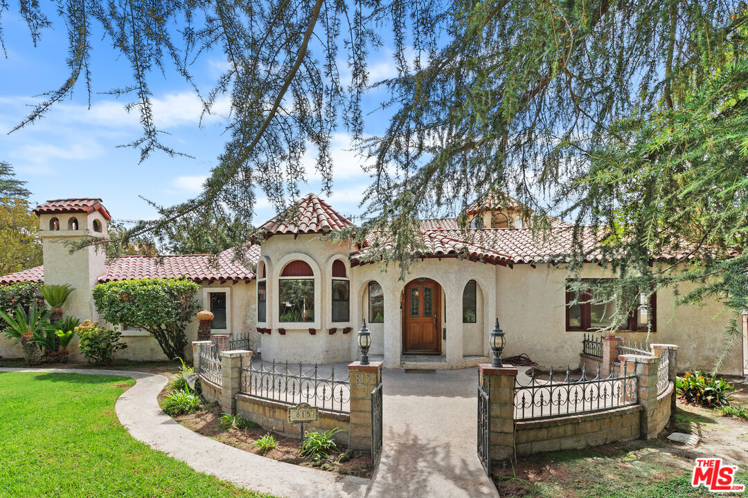 815 W Edgehill Rd