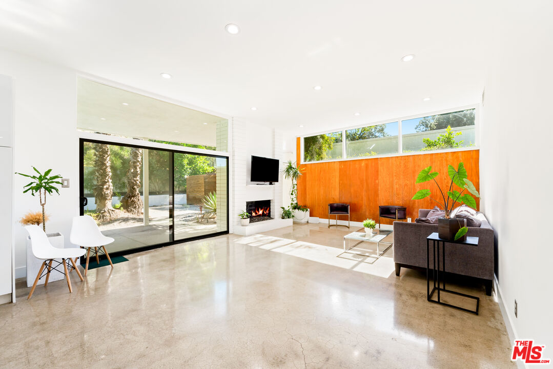 3744 Cody Rd