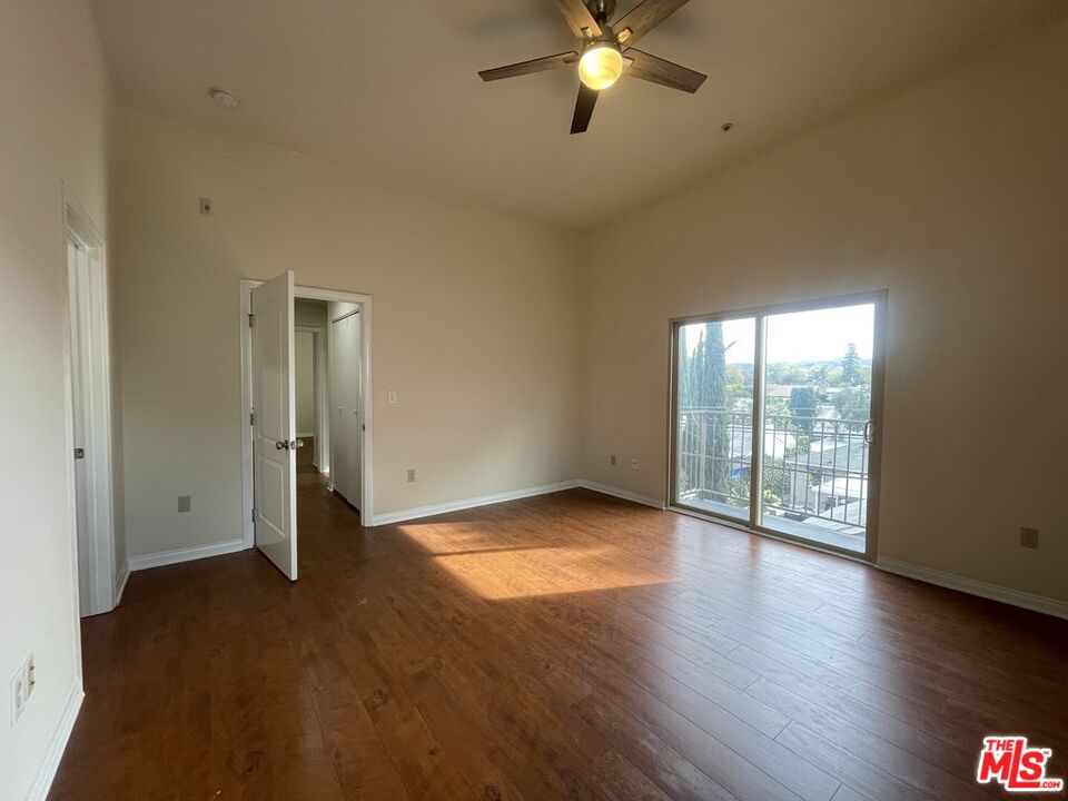 15024 Magnolia Blvd, #105