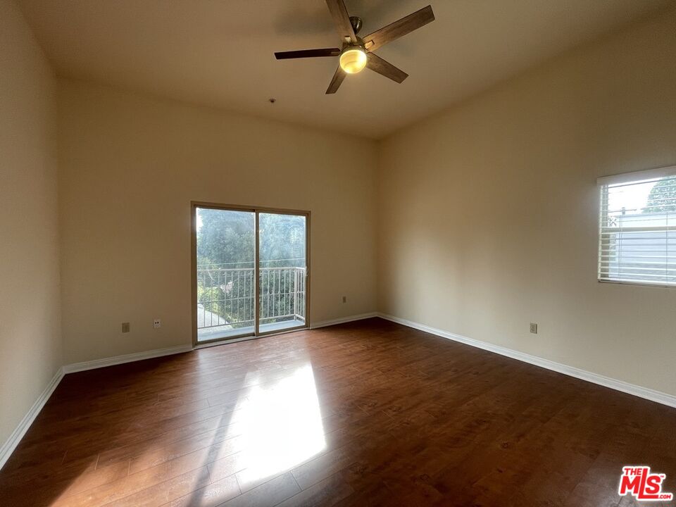 15024 Magnolia Blvd, #105