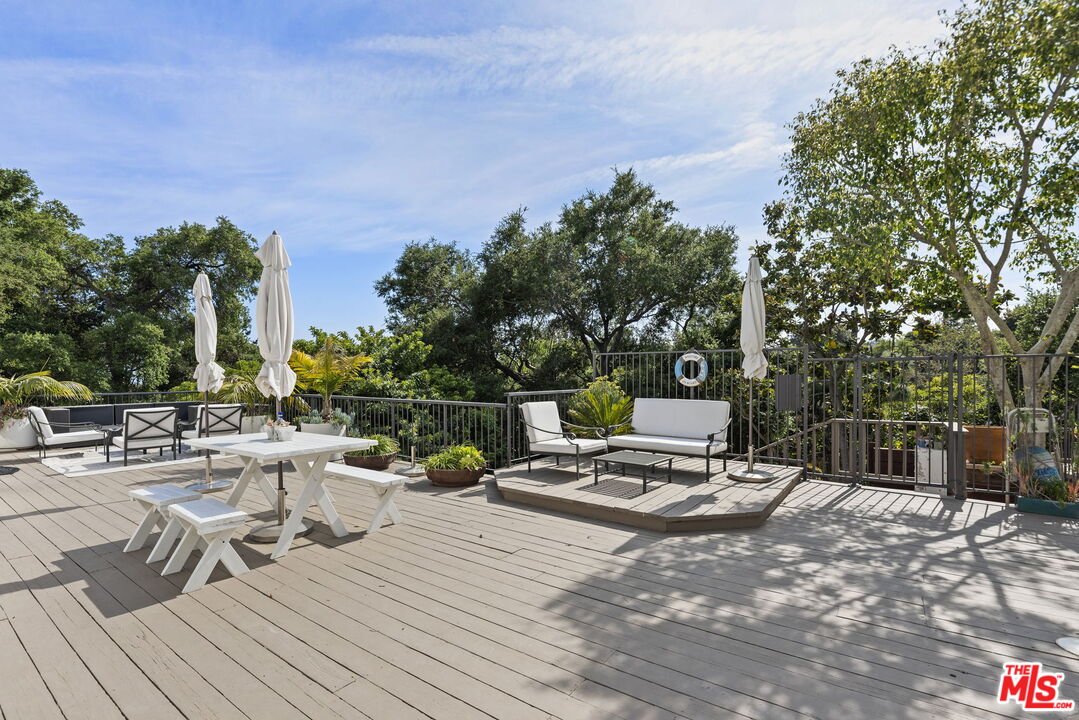 641 Walther Way