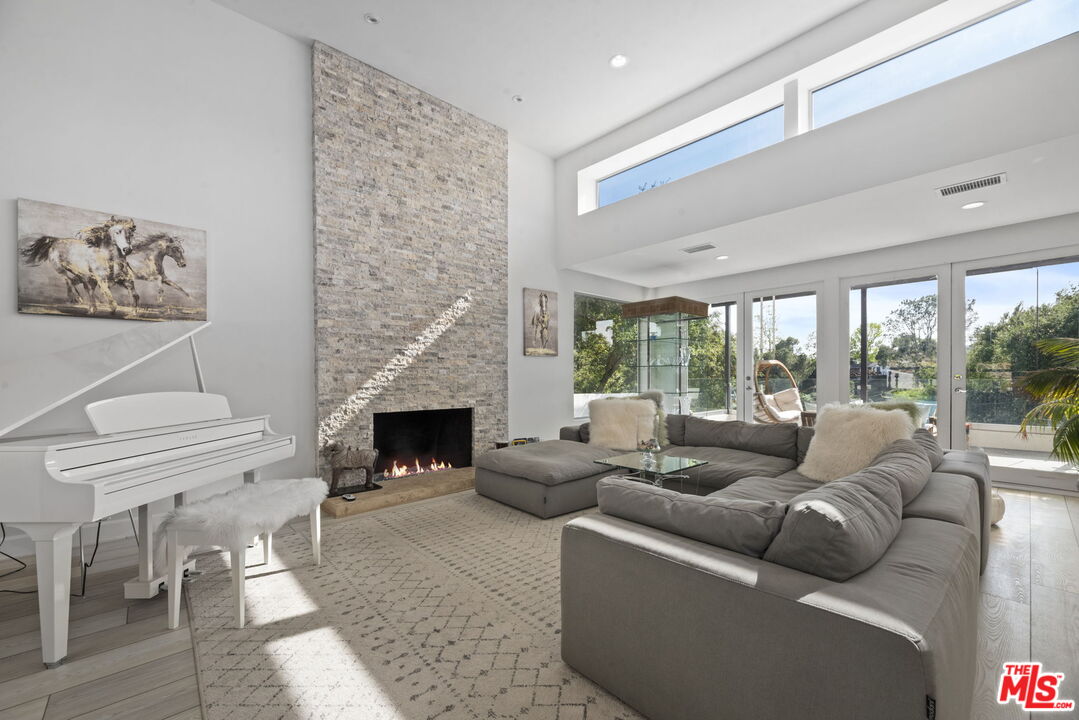 641 Walther Way