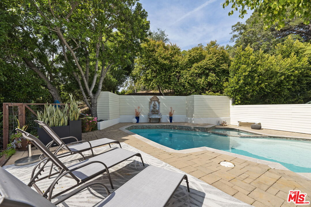 641 Walther Way