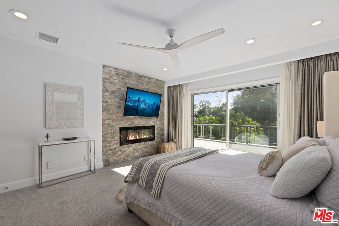 641 Walther Way