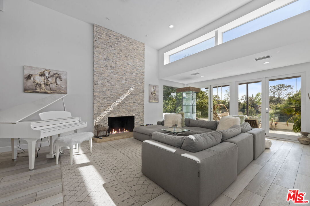 641 Walther Way