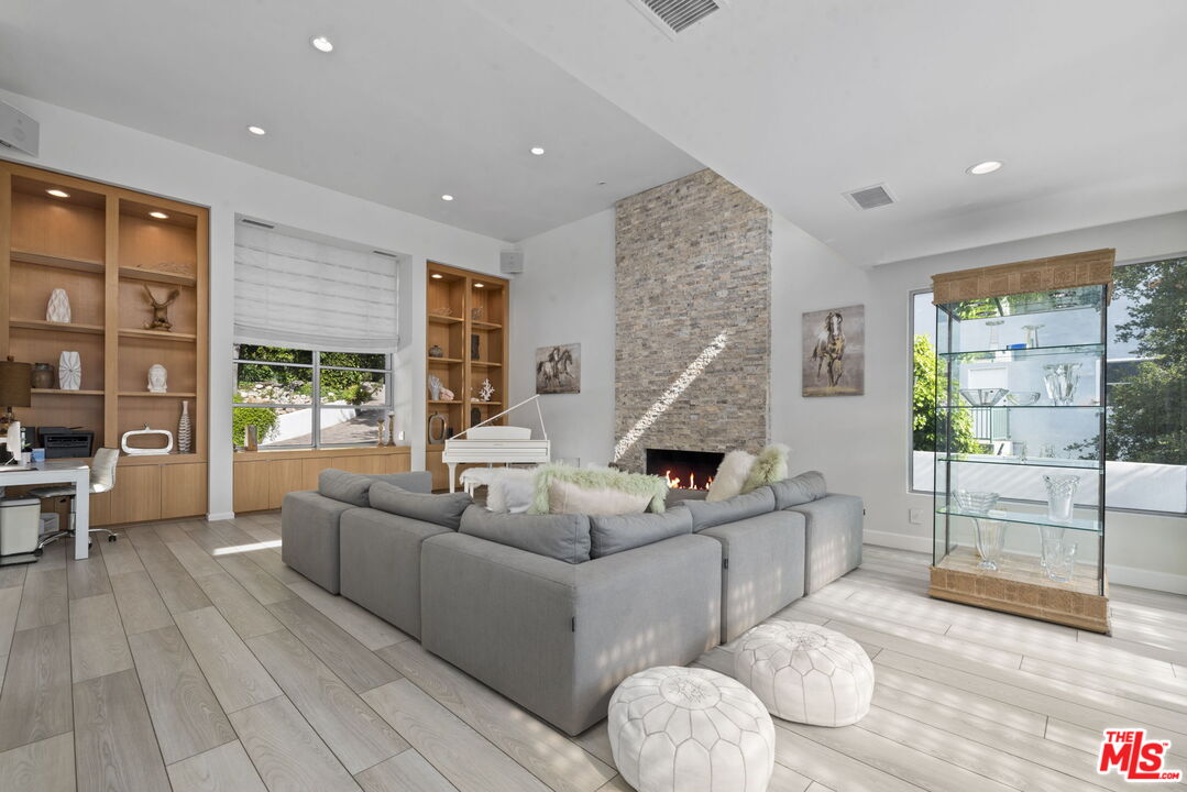 641 Walther Way