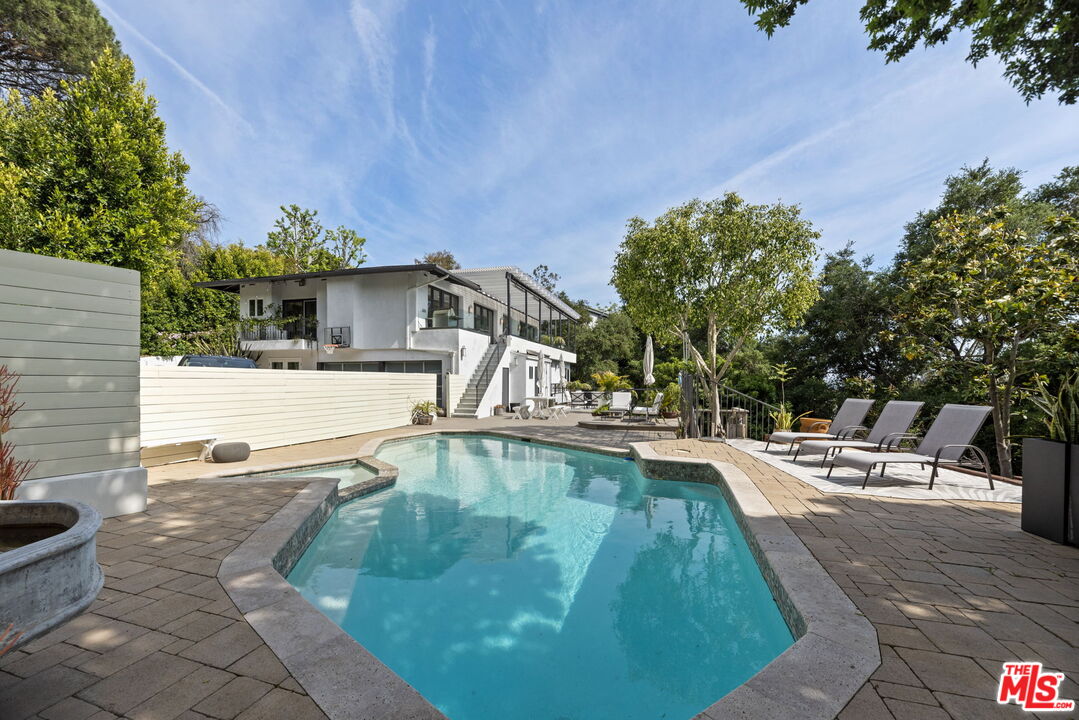 641 Walther Way