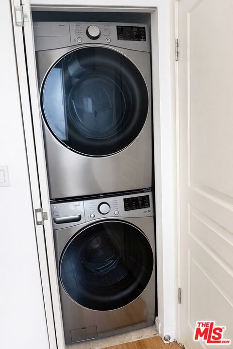 1154 S Barrington Ave, #109