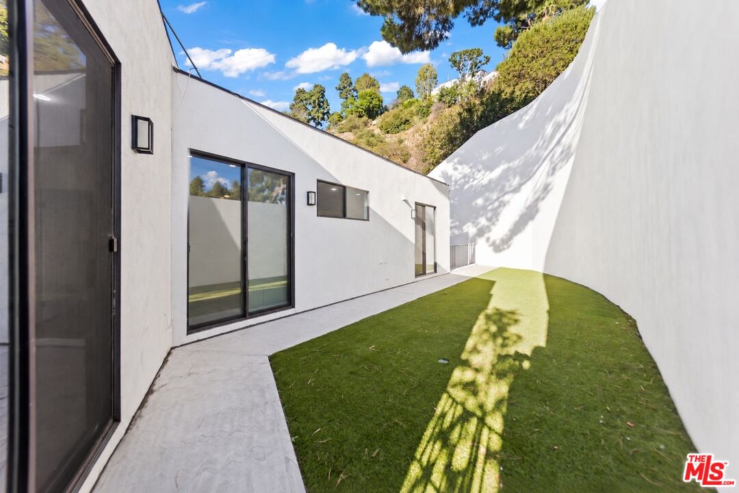 2646 Rinconia Dr