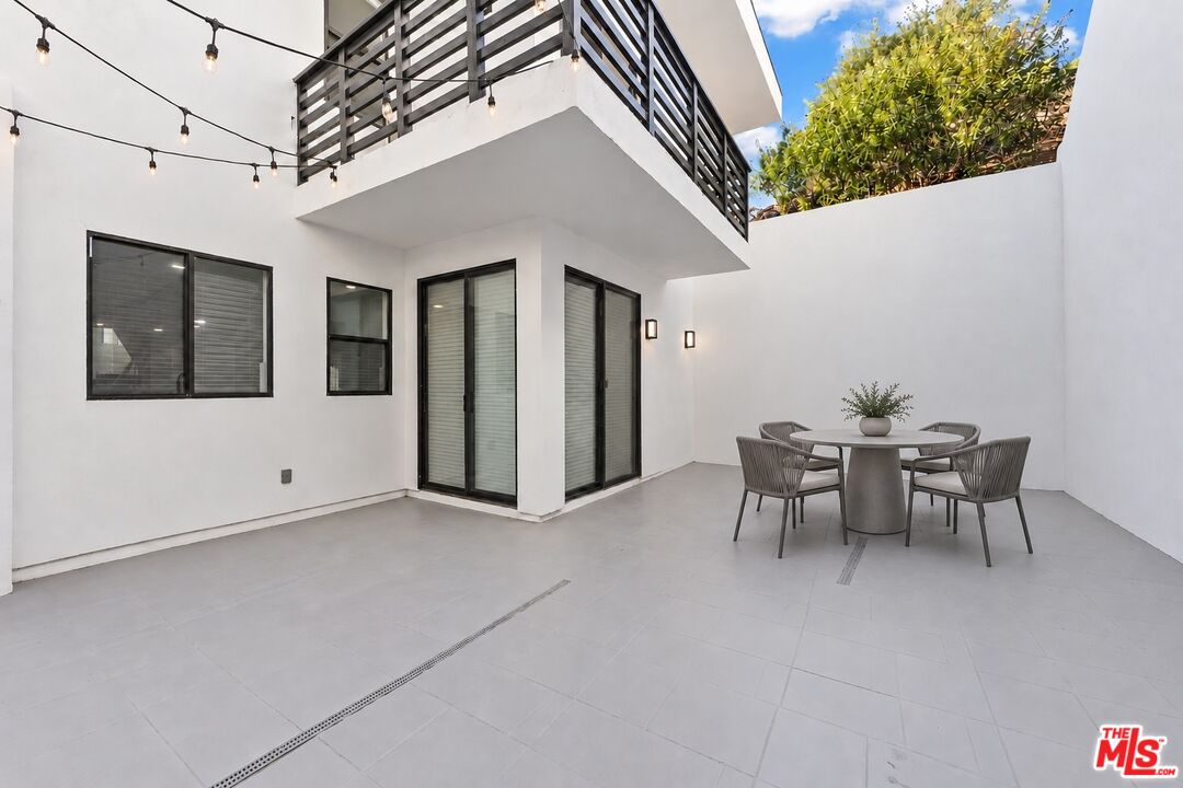 2646 Rinconia Dr