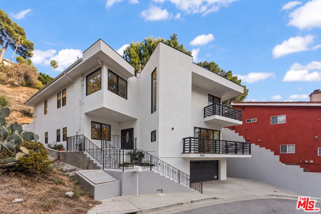 2646 Rinconia Dr