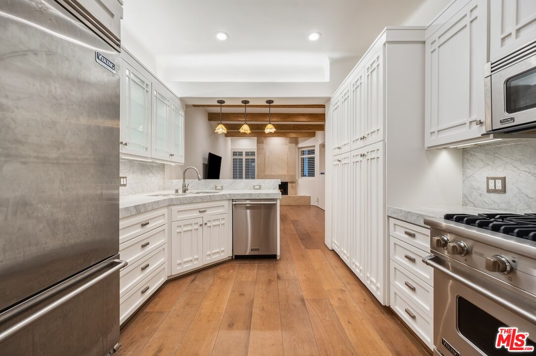 15500 W Sunset Blvd, #105