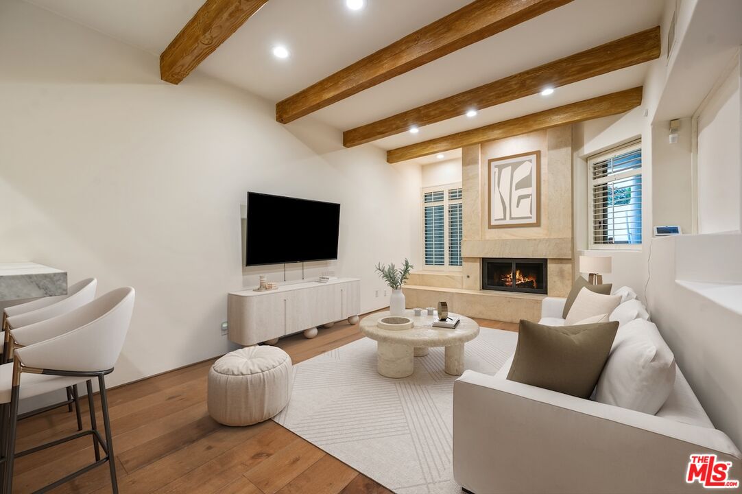 15500 W Sunset Blvd, #105