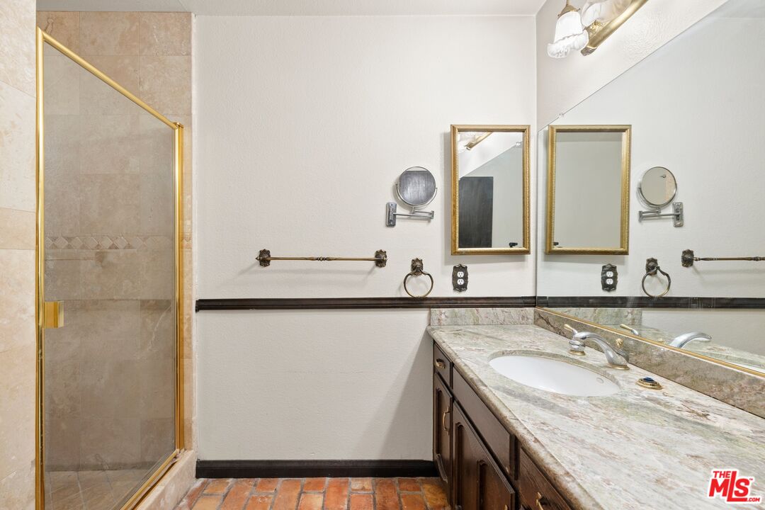 7680 E Eucalyptus Wy