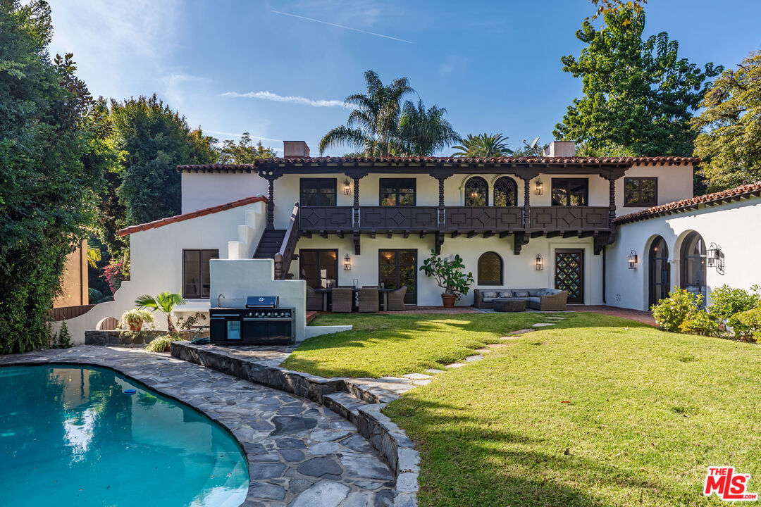 1851 Outpost Dr