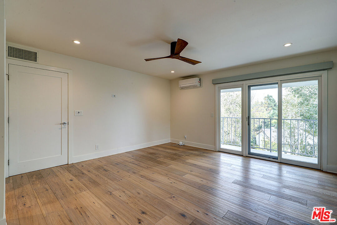 10832 Wrightwood Ln