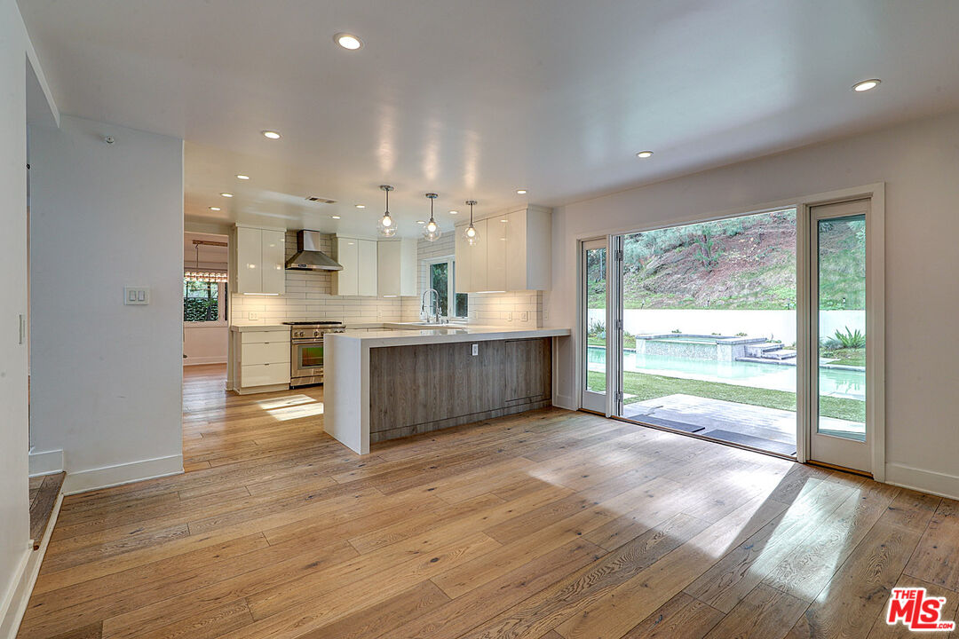 10832 Wrightwood Ln