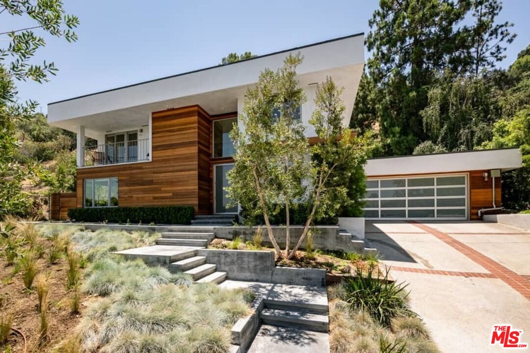 10832 Wrightwood Ln