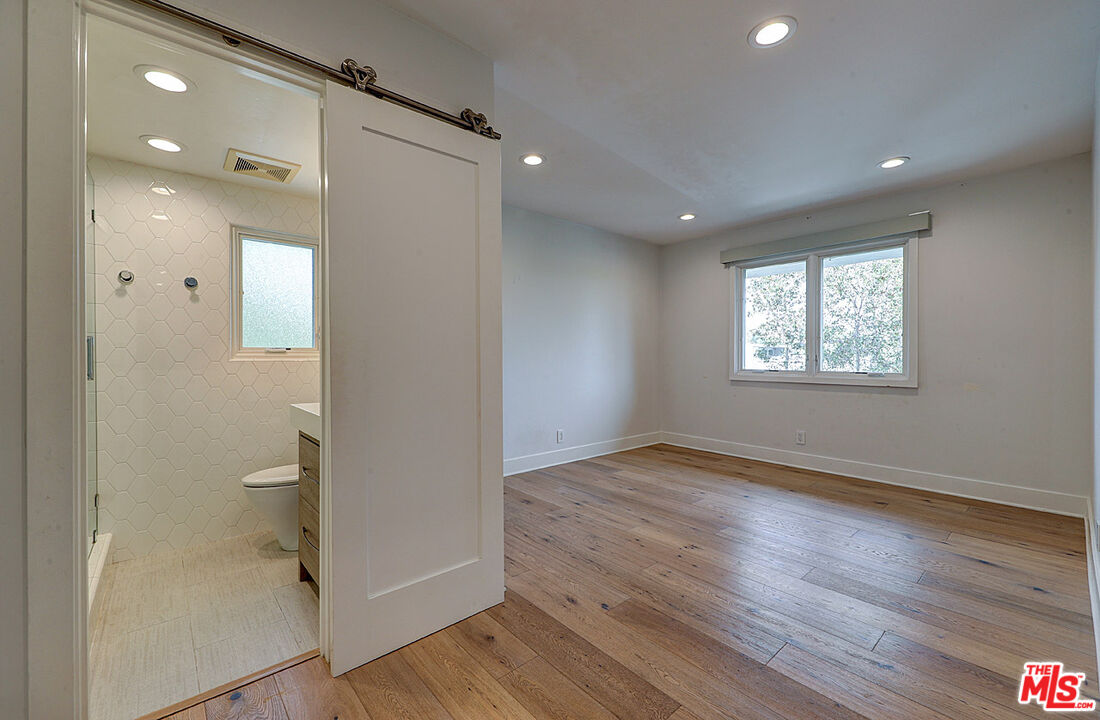 10832 Wrightwood Ln