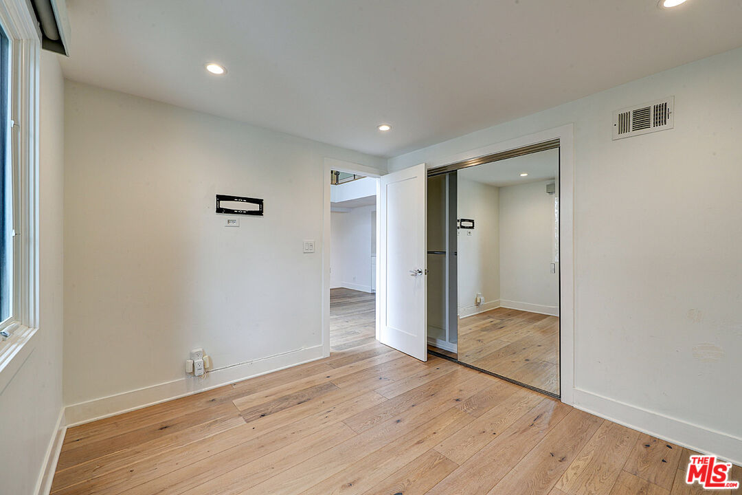10832 Wrightwood Ln