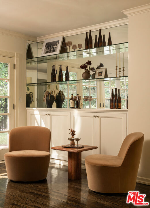 2533 Benedict Canyon Dr