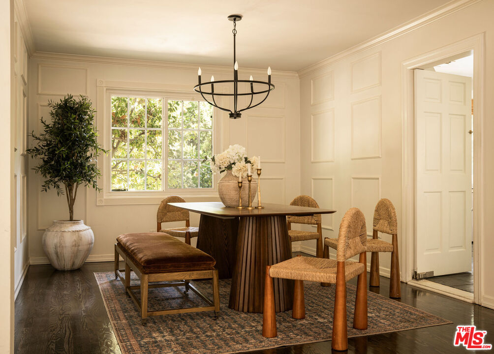 2533 Benedict Canyon Dr