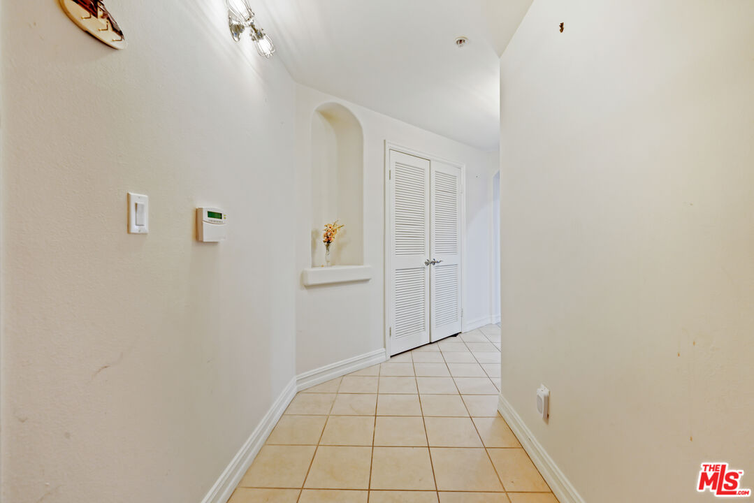 14242 Burbank Blvd Unit: 103