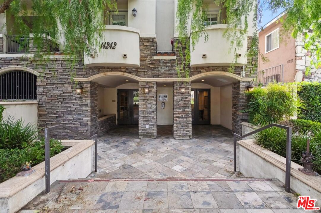 14242 Burbank Blvd Unit: 103
