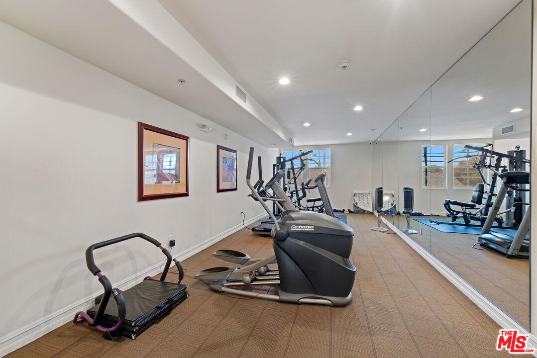 14242 Burbank Blvd Unit: 103