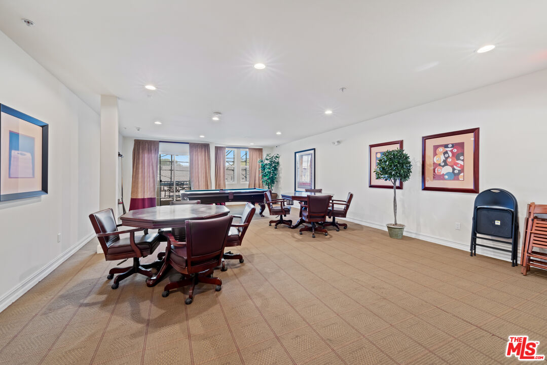 14242 Burbank Blvd Unit: 103