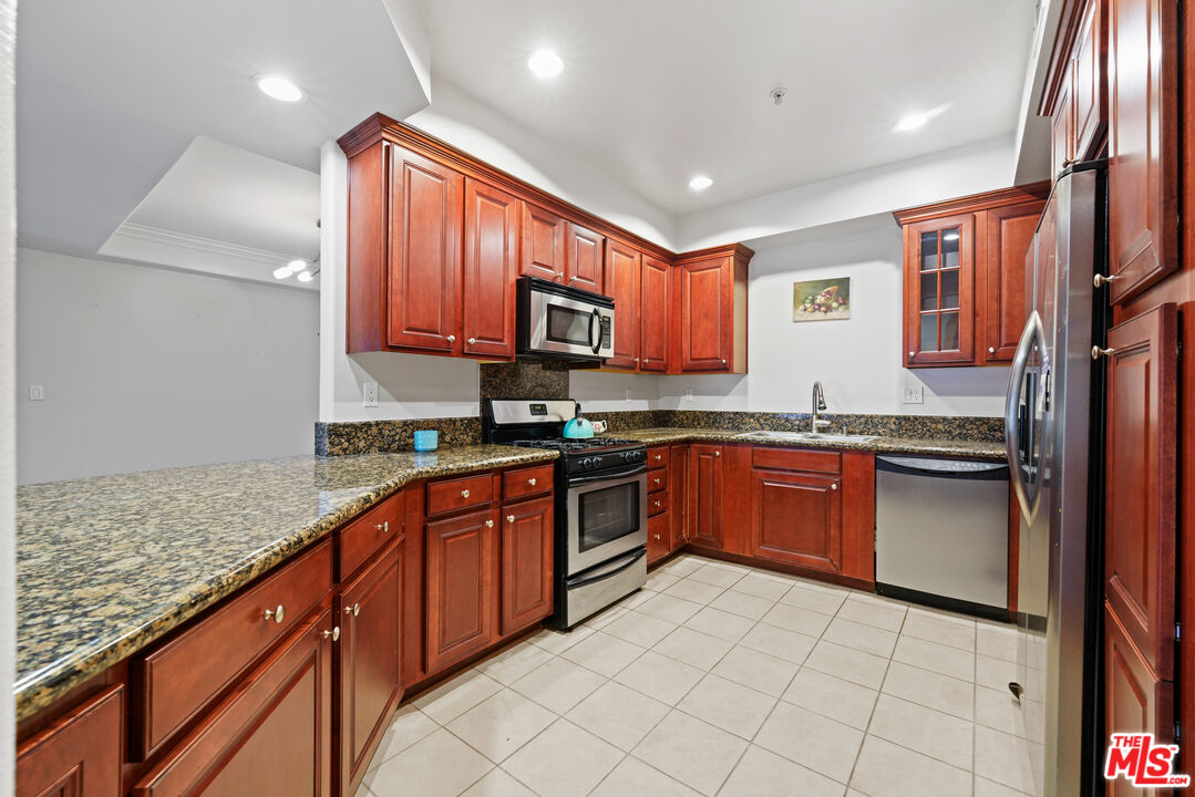 14242 Burbank Blvd Unit: 103