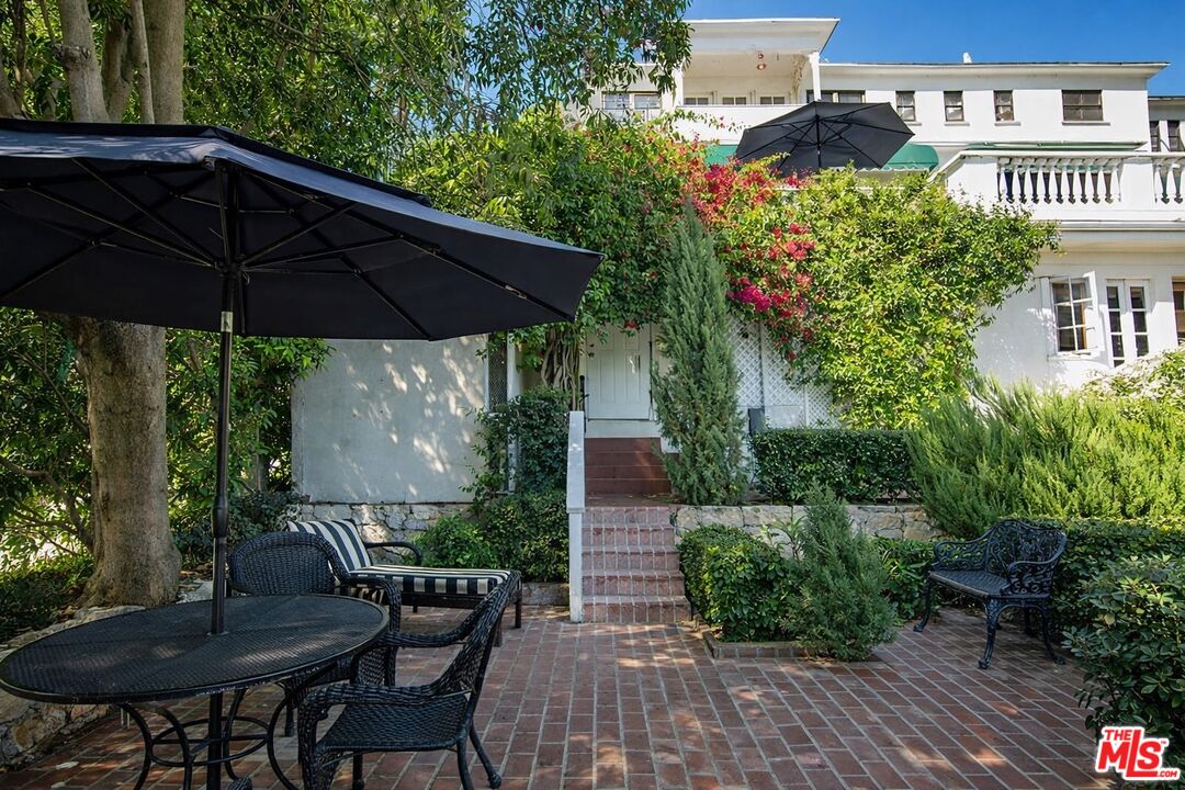 8298 Presson Pl