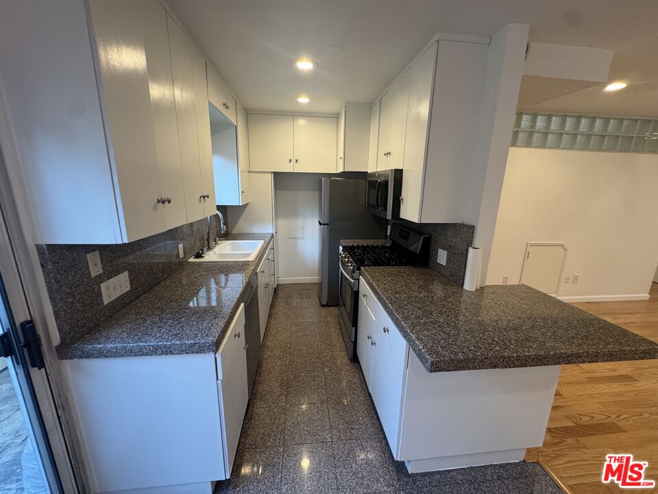 2912 11th St Unit: 3