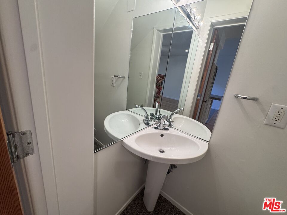 2912 11th St Unit: 3