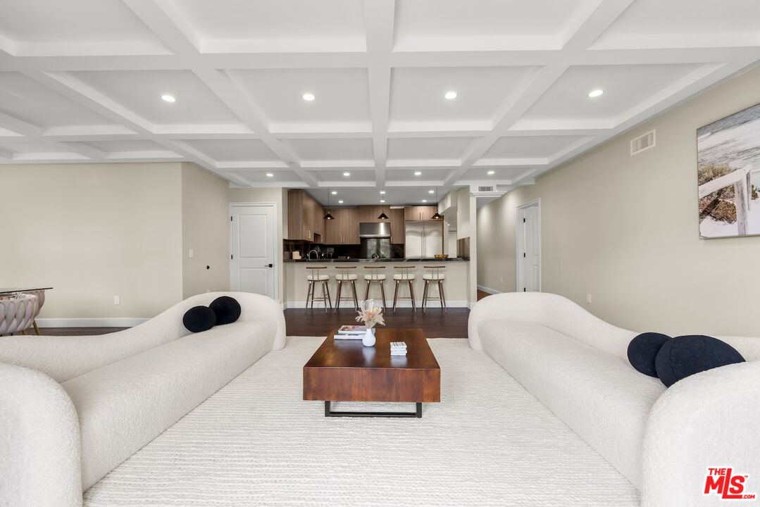 1825 Pandora Ave Unit: PH 404