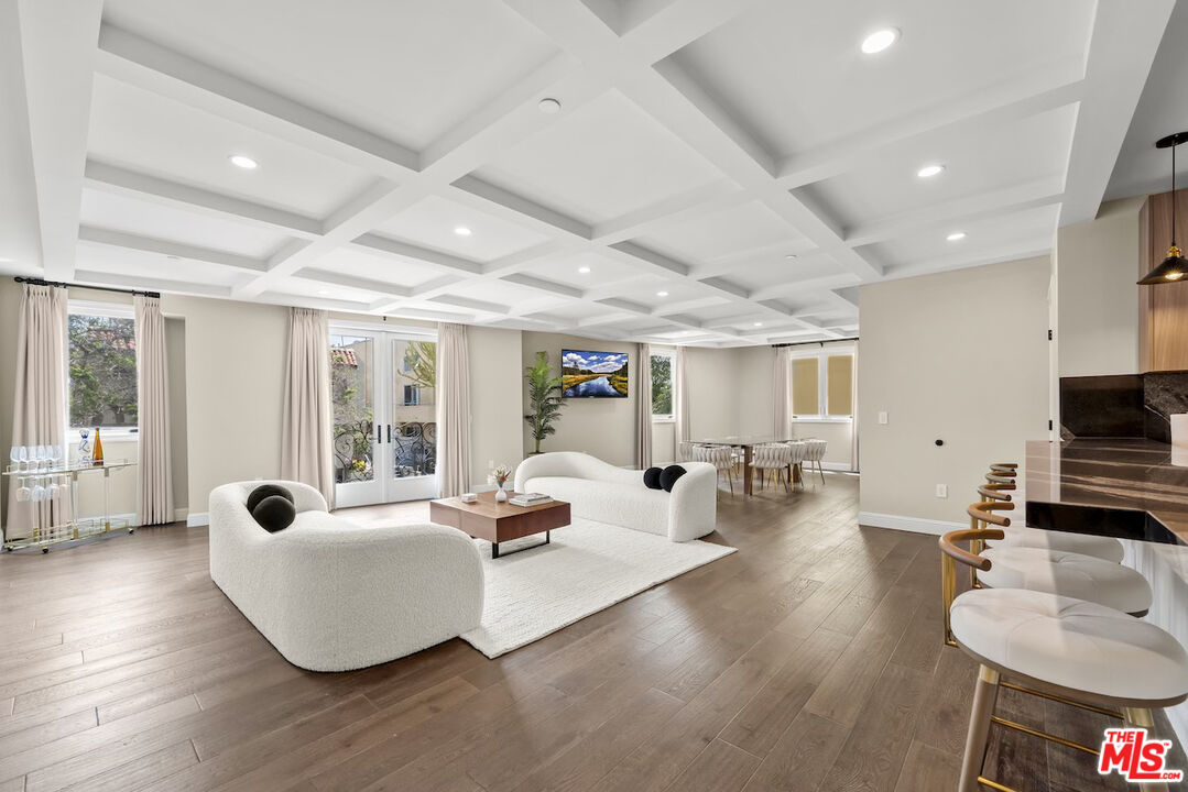 1825 Pandora Ave Unit: PH 404