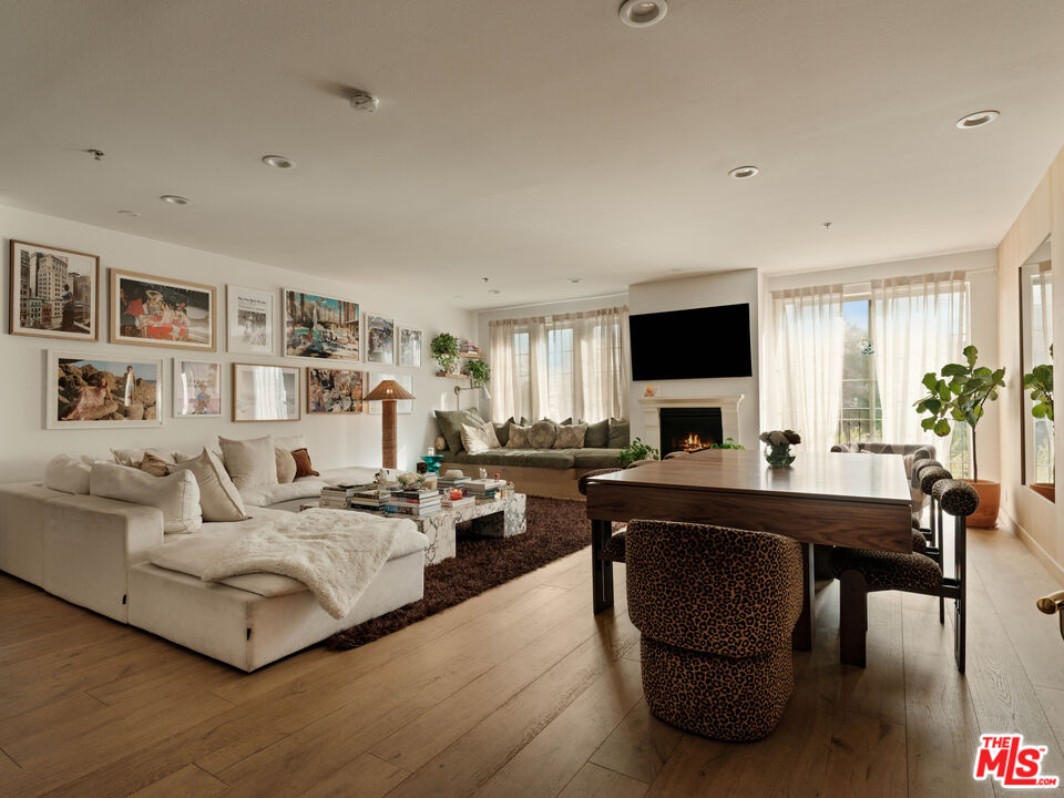 10648 Woodbridge St Unit: 306