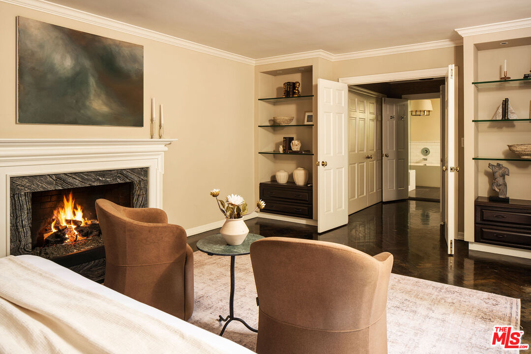 2533 Benedict Canyon Dr