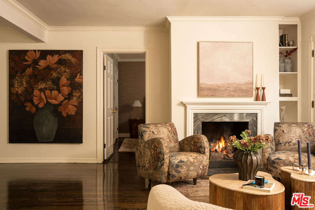 2533 Benedict Canyon Dr