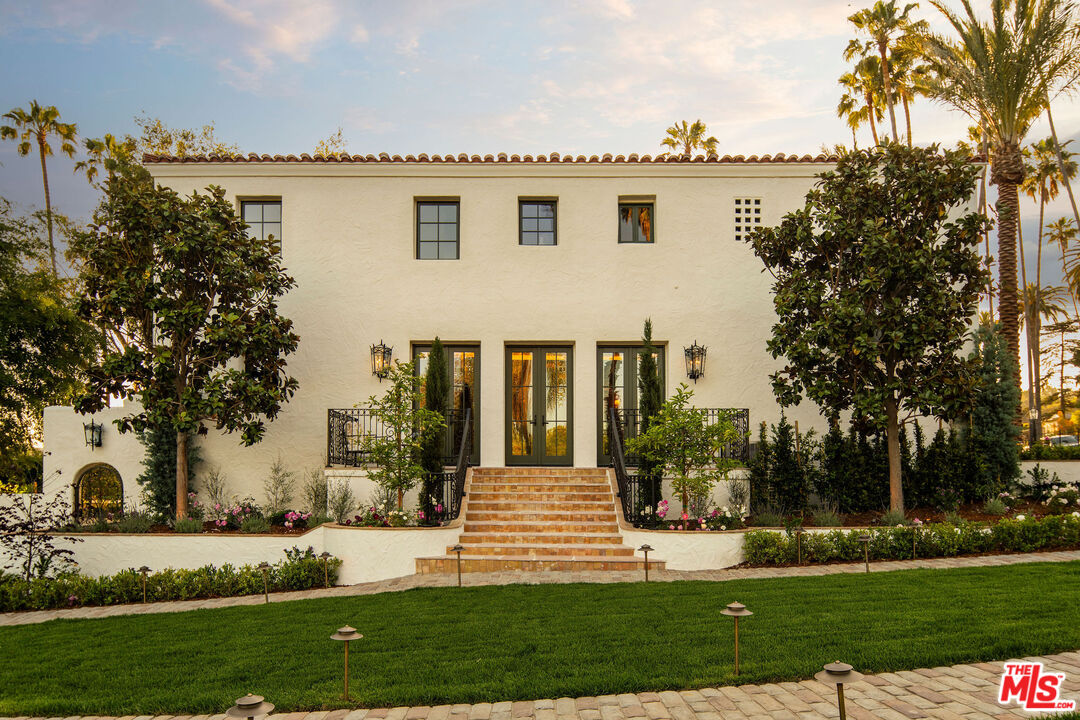 2110 Hill Dr