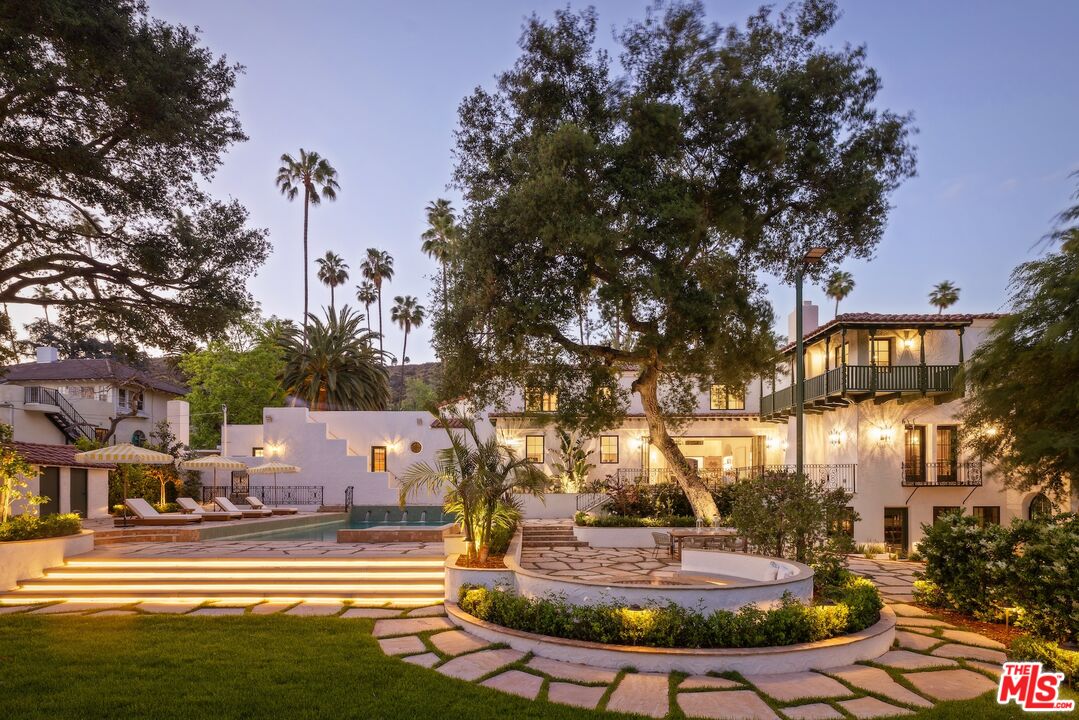 2110 Hill Dr