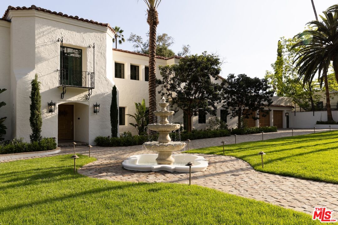 2110 Hill Dr