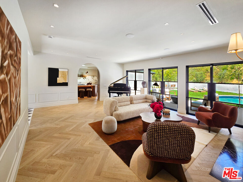 2288 Coldwater Canyon Dr