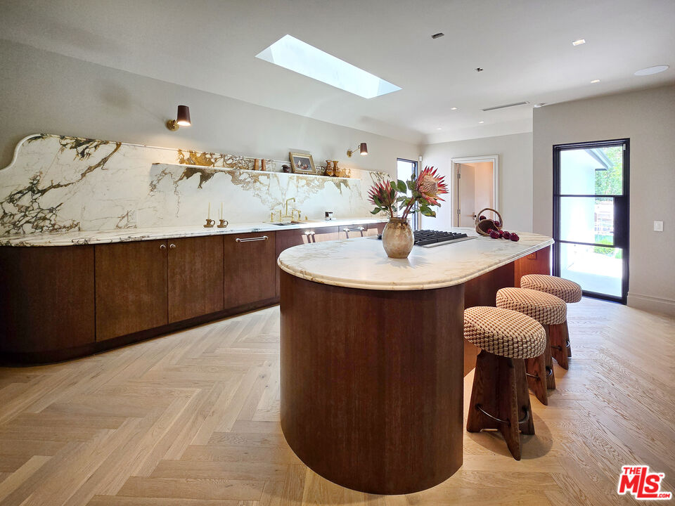 2288 Coldwater Canyon Dr