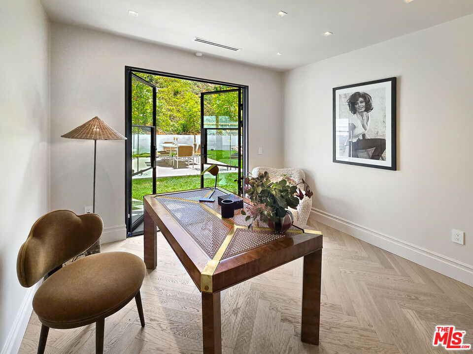2288 Coldwater Canyon Dr