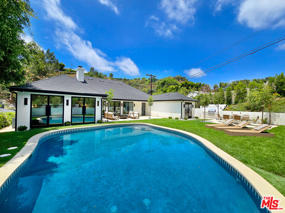 2288 Coldwater Canyon Dr