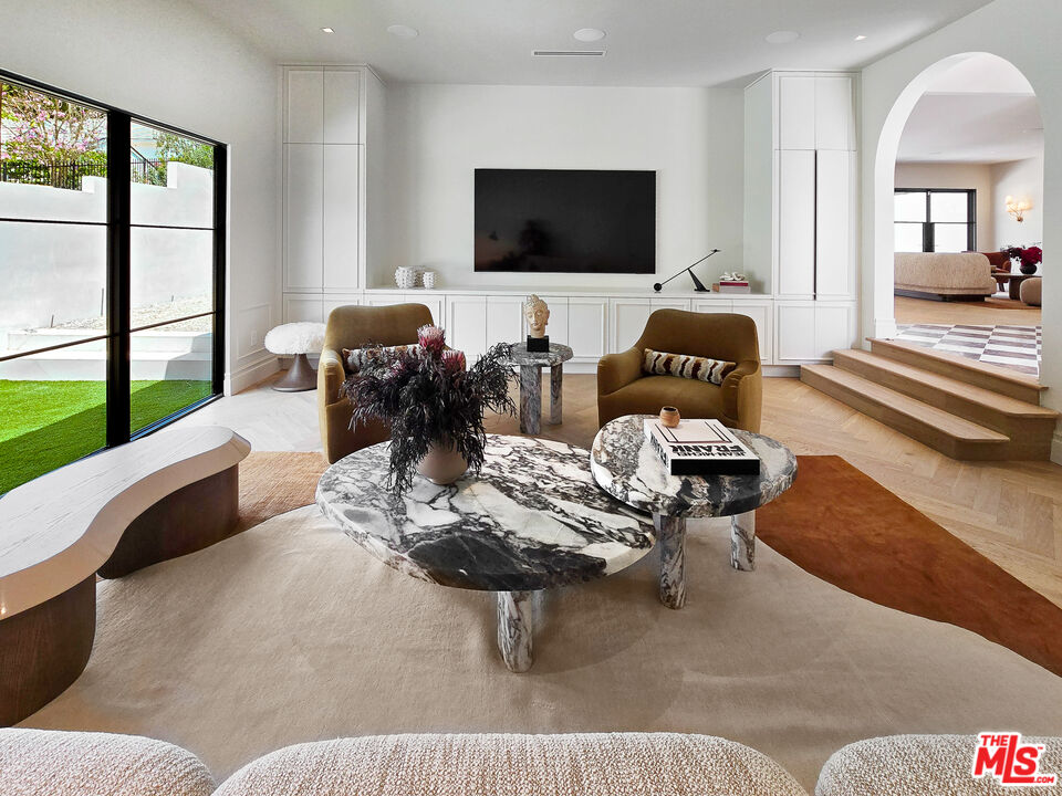 2288 Coldwater Canyon Dr