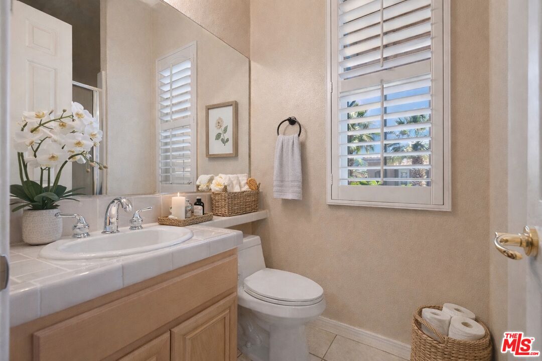 37 Shoreline Dr