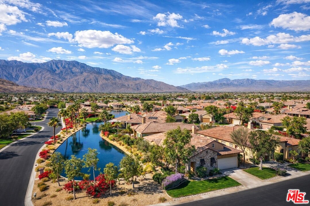 37 Shoreline Dr