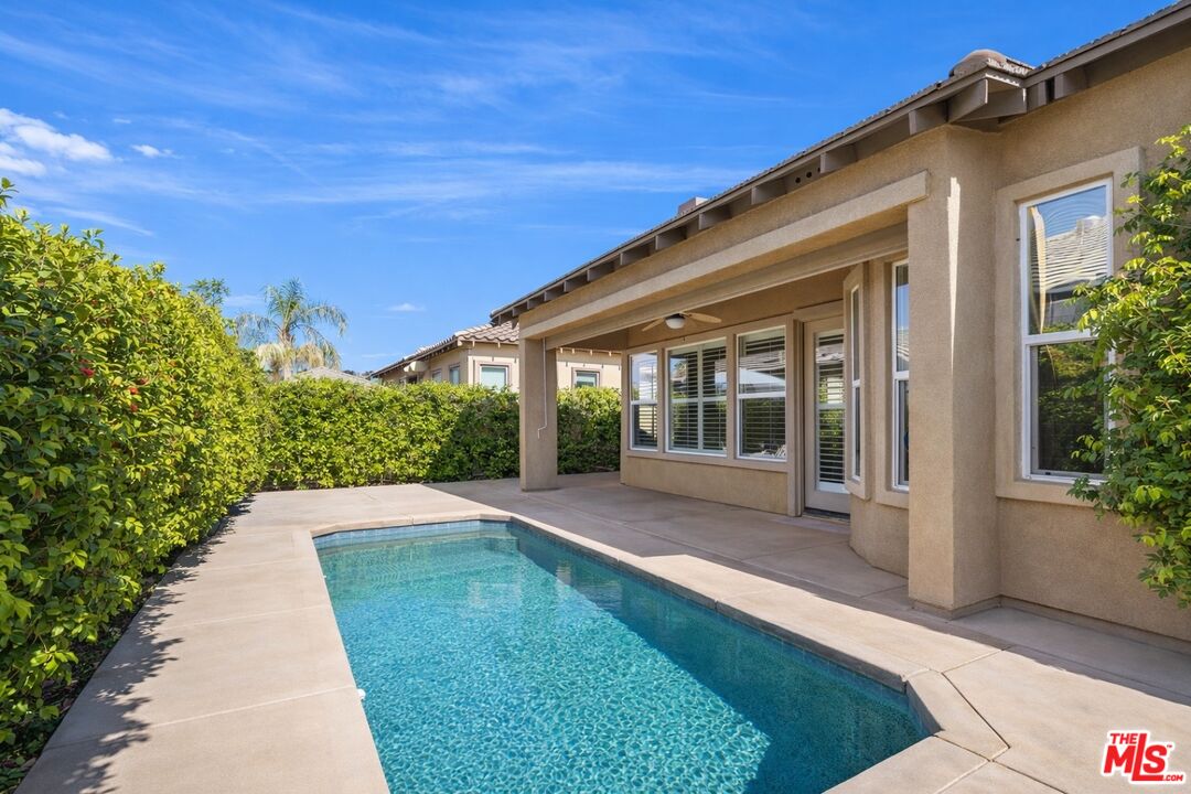 37 Shoreline Dr